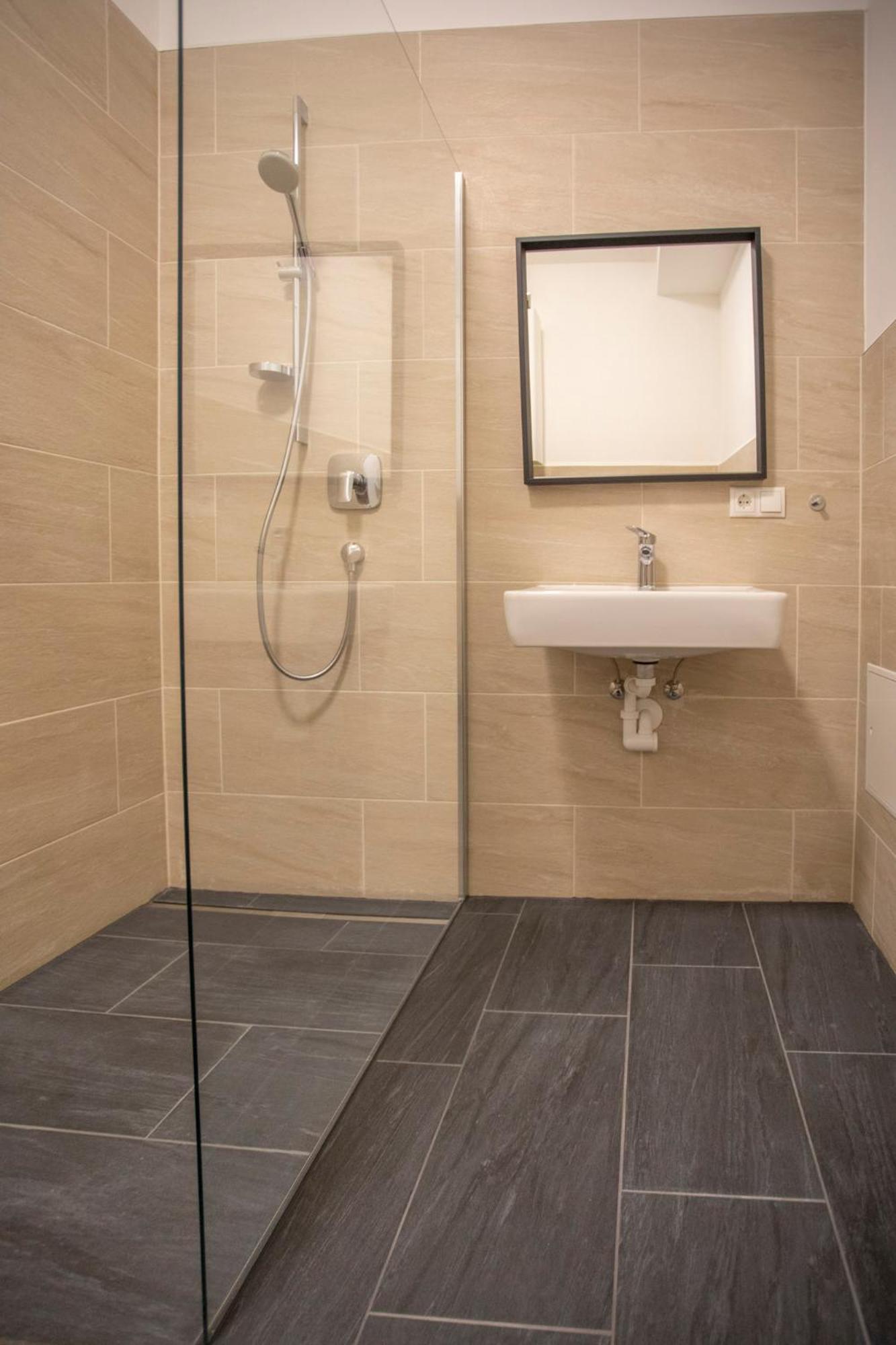 Innsbruck Urban Apartment I No Stairs I 24H Contactless Check-In ภายนอก รูปภาพ